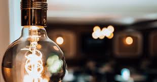 nershift ayuda a optimizar costes y consumo energético en comunidades de propietarios, facilita la gestión administrativa energética a administradores de fincas y resuelve la volatilidad con soluciones sostenibles, reducción de huella de carbono y compensación de CO2 efecto invernadero